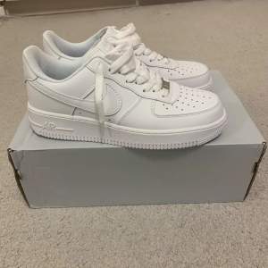 Väldigt fräsch Nike af1 strl: 40 Ingår ej box