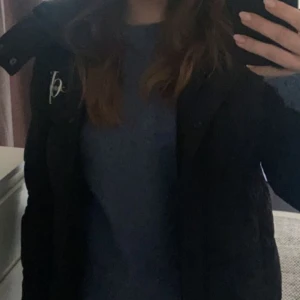 Svart vinterjacka från Calvin Klein strl S - Bra skick! Pris kan diskuteras. Nypris ca 2800kr