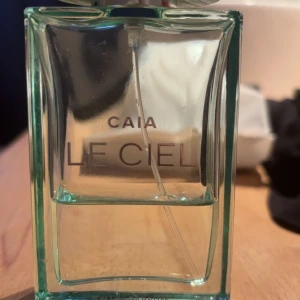 Caias parfym - Köp via vinted 