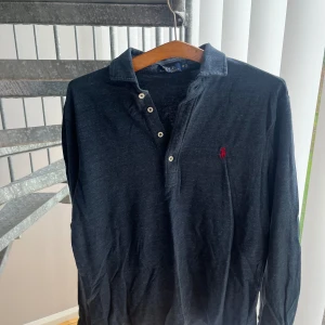 Polo Ralph Lauren pike Medium - Polo Ralph Lauren 4knapp pike Storlek M Skick 7/10 få spår av användning  Nypris 1600 ish
