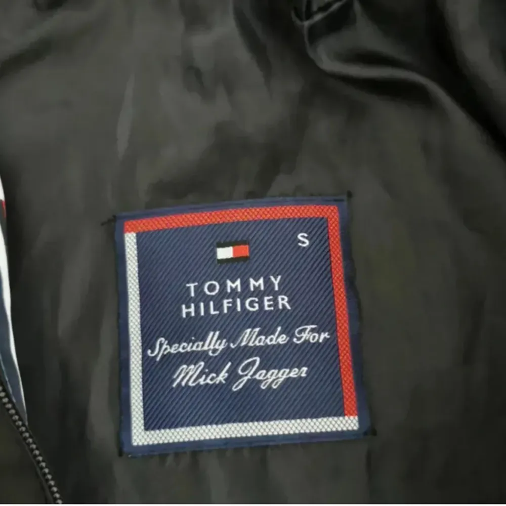 Tommy hilfiger jacka ny köpt dunjacka storlek s jättebra jacka och billig jackan har nfc qr kod priset kan diskuteras . Jackor.