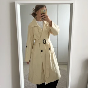 trenchcoat  - Helt oanvänd. Jätte söt , Priset kan diskuteras ❤️