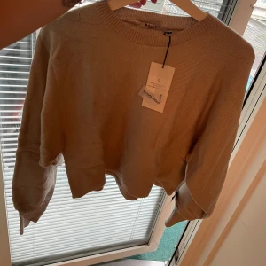 Helt ny tröja - NAKD - Helt oanvänd