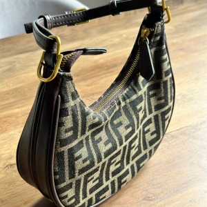 Fendi  - Handväska med viss slitage 450kr