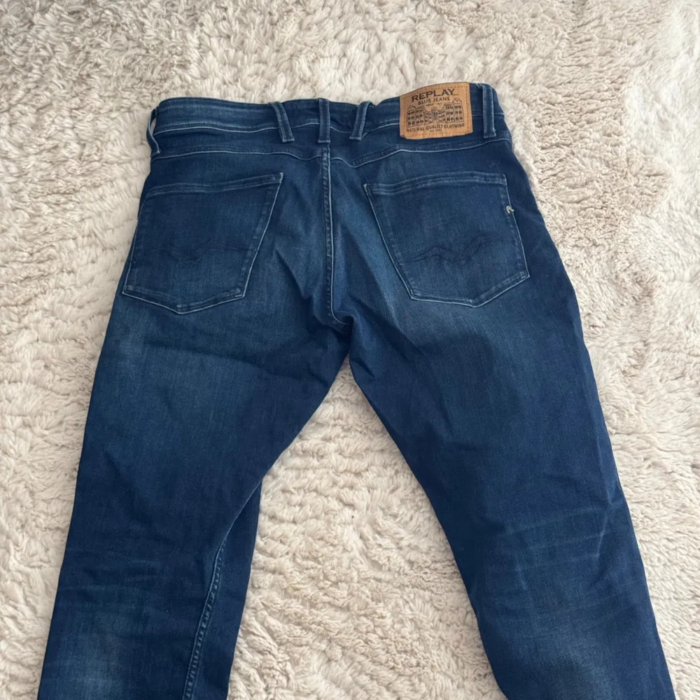 Replay Anbass Slim Fit W31 L32. Använda 2-3 gånger. . Jeans & Byxor.