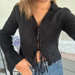 Skjorta/blus från zara - Knappt använd så väldigt fint skick!💕