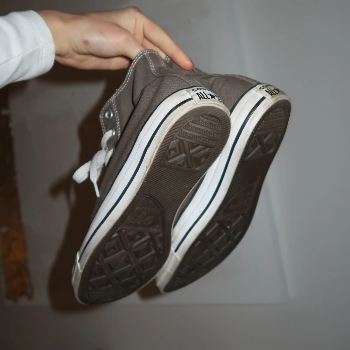 Gråa Converse  - 90