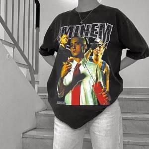 Icons Living Eminem - Säljer denna oversized, washed out grey, tshirt från Icons Living. Nypris 400kr, säljs ej längre!