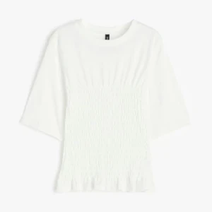 Smockad topp - Helt slutsåld!!! Oanvänd, endast testad dock finns inte prislappen kvar. 