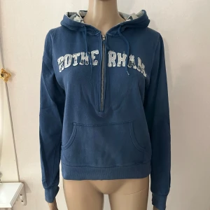 Hoodie med camouflage  - Inget att anmärka på 