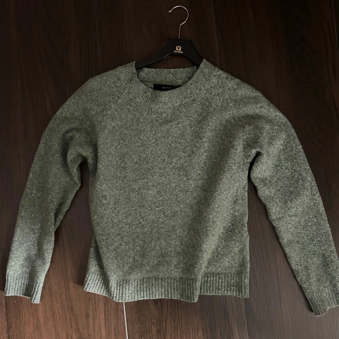 Grön stickad tröja - 90