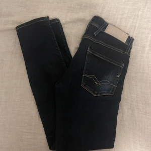 Replay jeans - Säljer nu dessa skona replay jeans i nyskick! Pris är diskuterbart!