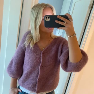 Stickad kofta - Säljer den eftertraktade koftan från NAKD🙌🏼