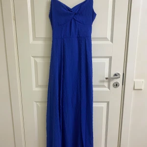 Lång klänning  - Aldrig använt