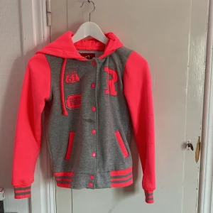 Tyg jacka/kofta rosa och grå - En fin och cool jacka/kofta rosa och grå