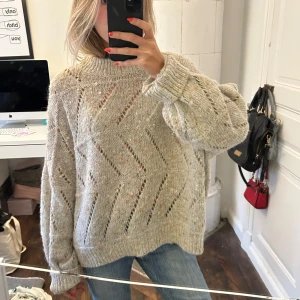 Mönsterstickad Lindex tröja - Säljer denna super fina mönsterstickade Lindex tröjan