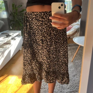 Fin kjol - Säljer denna fina kjolen då den inte kommer till användning!