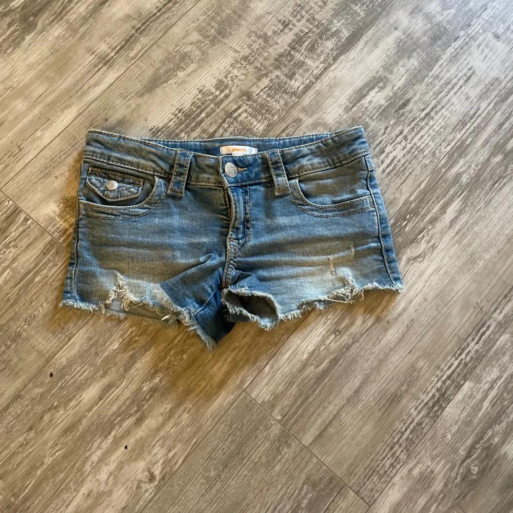 Jeans shorts  Blå Storlek 146-150 . Shorts.