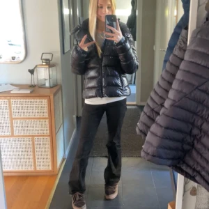 glansig din jacka - skit snygg jacka, slutsåld💕