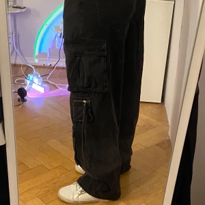 Baggy Cargo byxor - Har inga tecken på användning! 