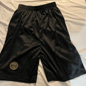 Psg shorts - Psg shorts i använt skick.