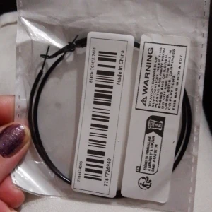 Svarta hoops  - Svarta hoops örhängen helt nya . 7 cm 