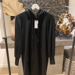 Klänning - Helt ny med prislapp 