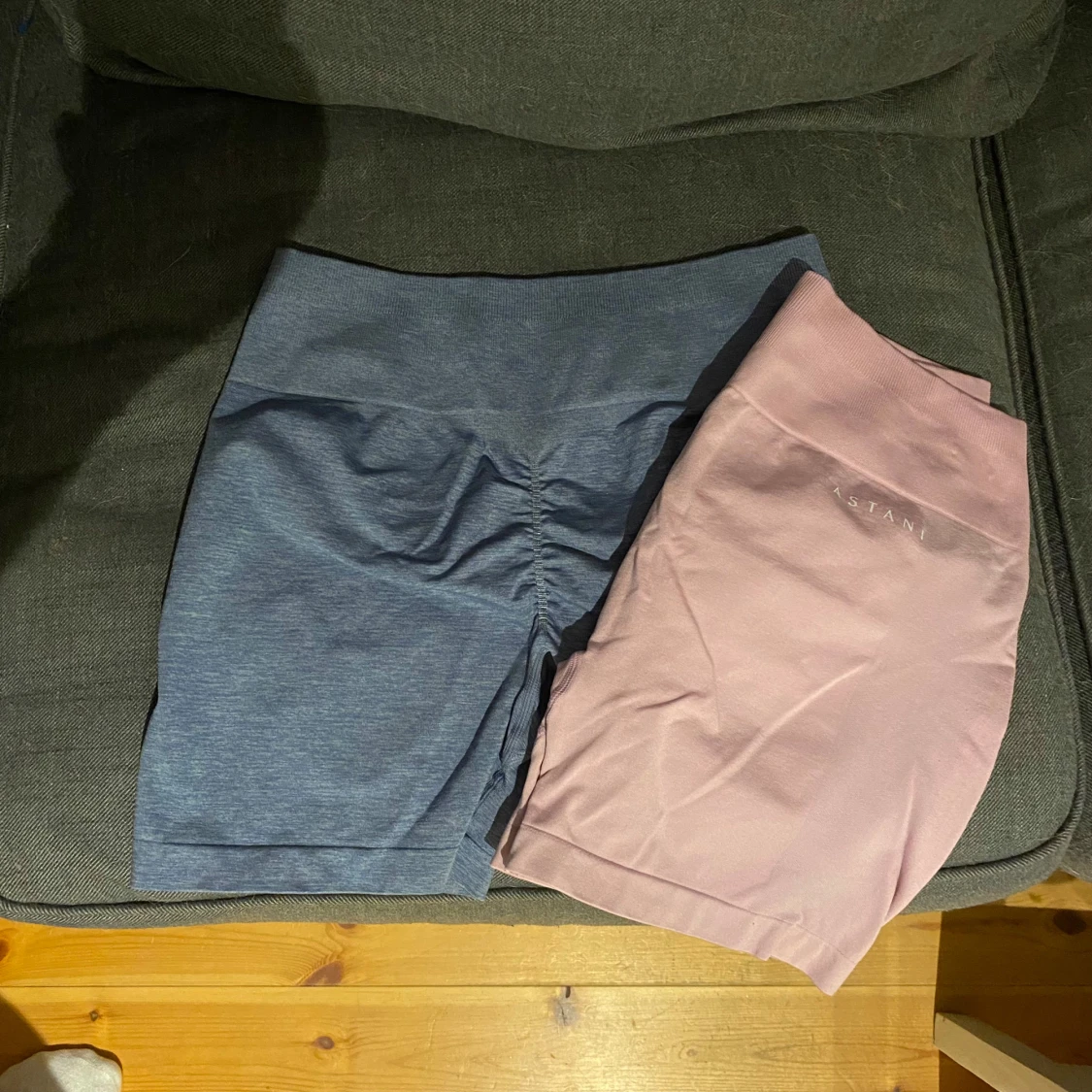 Tränings shorts med scrunch