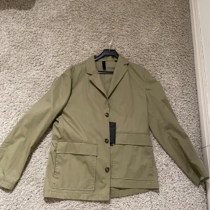 J.lindeberg overshirt/blazer - Oanvänd  Nypris 3400 Säljes pågrund av fel storlek