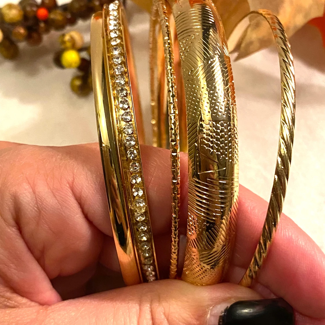 Nya snygga guldfärgade bangles - 92