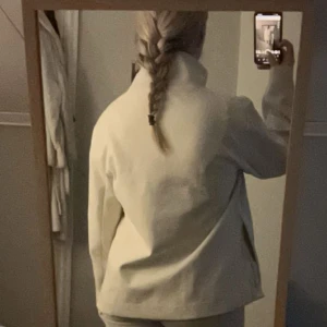 Sport tröja med krage  - Tjockare sport tröja för ute aktivitet från SOC