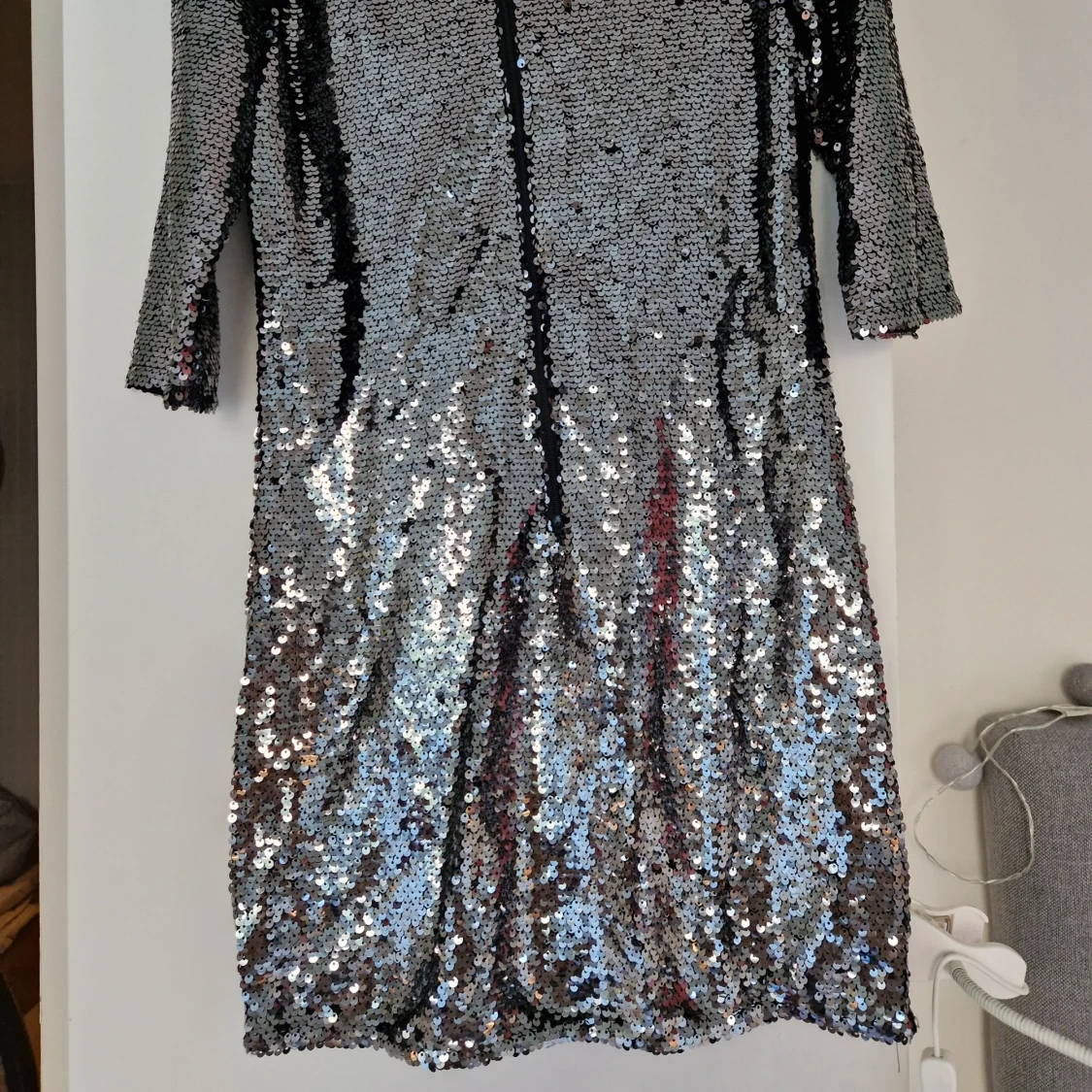 Glittrig paljettklänning  - 93