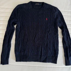 Ralph Lauren Kabelstickad - Kabelstickad tröja i storlek s, bra skick