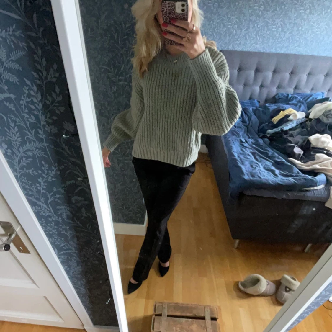 Grön stickad tröja - 1