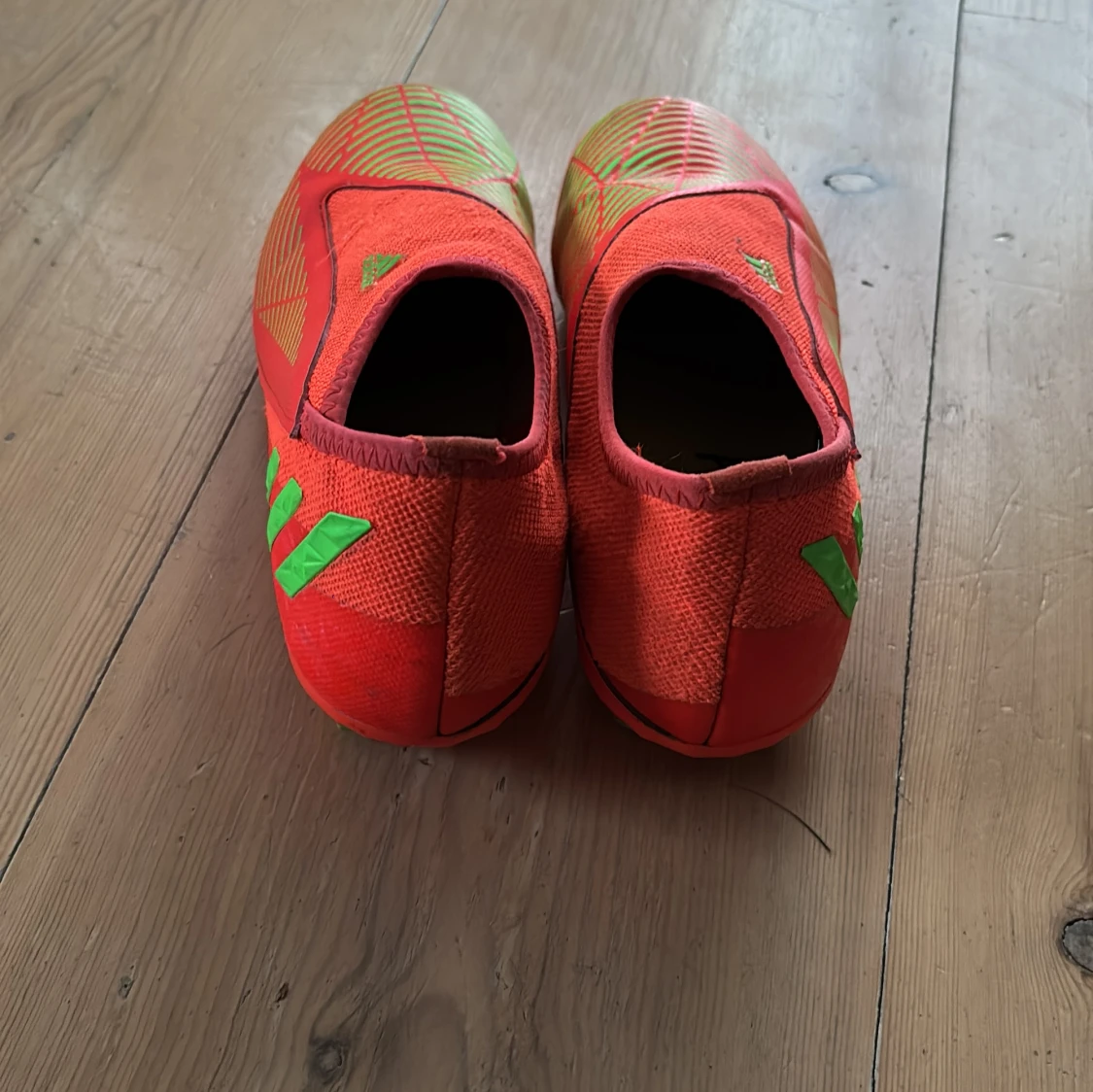 Adidas predator Röda och gröna fotbollsskor från Adidas - 3