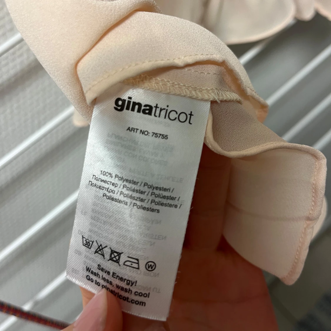 Beige/rosa volanglinne från Gina Tricot - 2