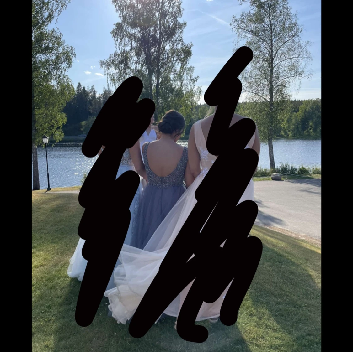 Blå långklänning med pärlor - 3