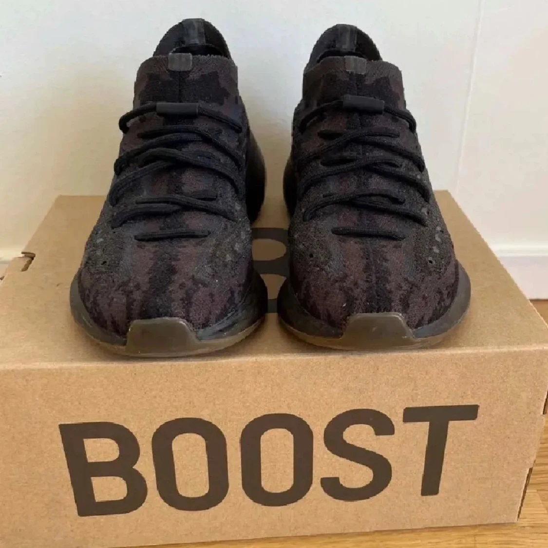 Yeezy 380 onyx  - 2