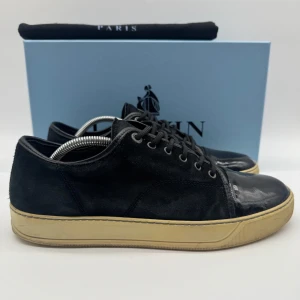 LANVIN CAP TOE - Lanvin Cap toe - Skick: 8/10 - Tillbehör: Enbart skorna - Replecement sula - Storlek 44/UK9 - Nypris ca 5200kr - DeluxeCloset