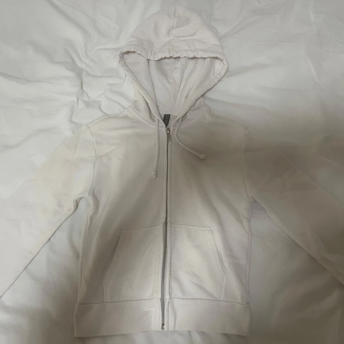 Vit hoodie med dragkedja