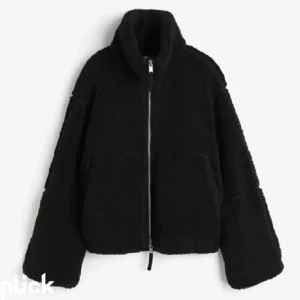 Teddyjacka - Svart teddyjacka från hm. Väldigt bra skick då inte använd så mycket🥰skriv för fler bilder på🥰storlek s🙌