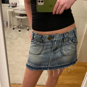 Jeanskjol - Midjemått 38 längd 27