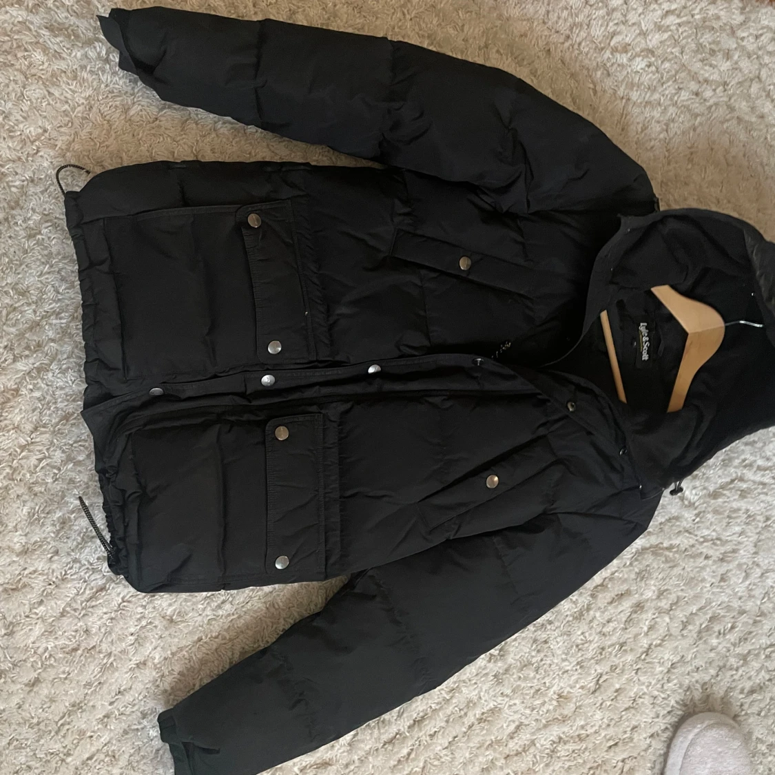 Svart pufferjacka från Lyle & Scott