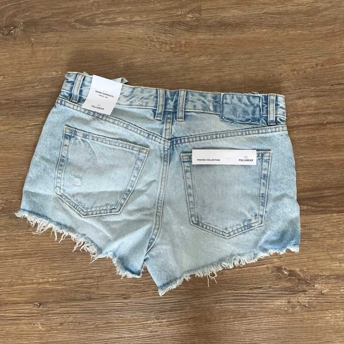 Ljusa jeansshorts  - 91