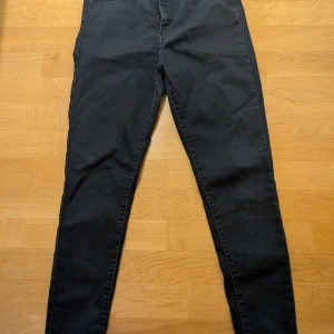 Levis mile high super skinny  - Mkt fina 