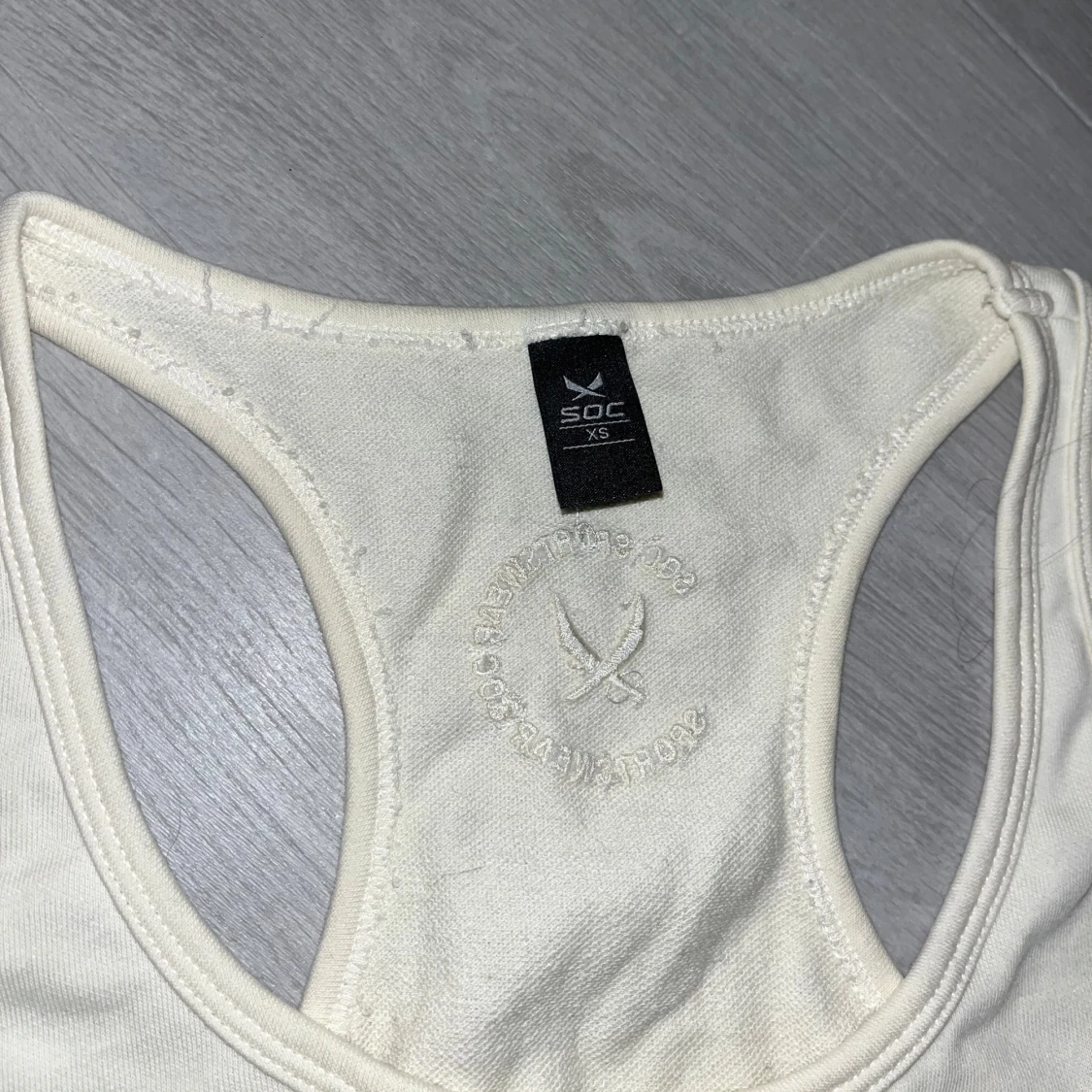 Vit träningstopp och shorts från SOC - 3