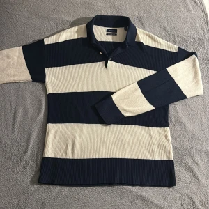 GANT bredstickad tjocktröja  - Kashmir bommulls blandad. Väldigt bra skick, knappt använd. Orginal pris cirka 2500 kr