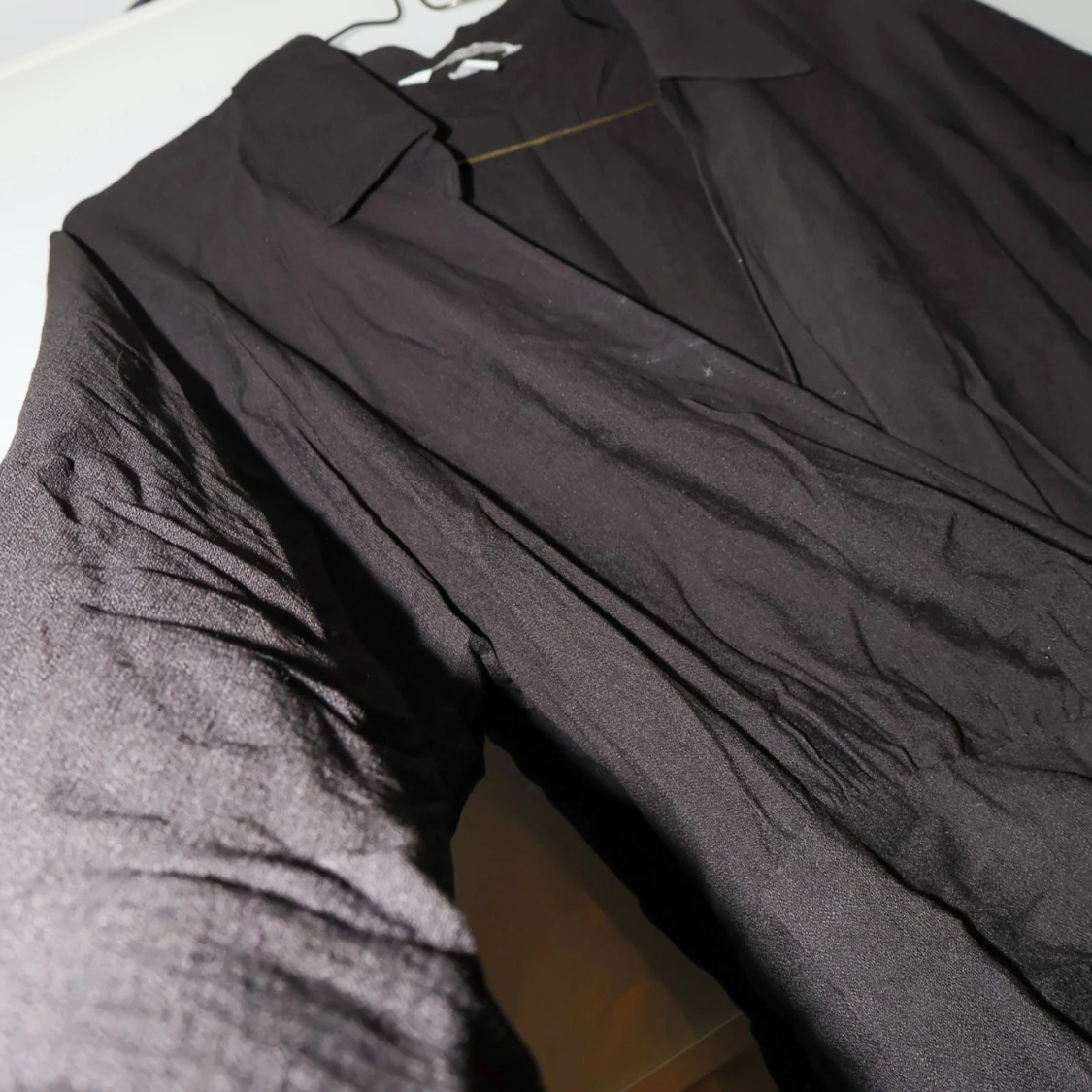 Svart omlottklänning med knytband - 91