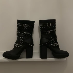 Steve Madden boots - Steve madden boots använda 1 gång endast nypris 1500 mitt pris 799