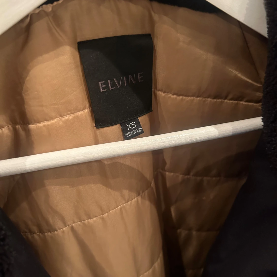 Svart kappa från Elvine - 2